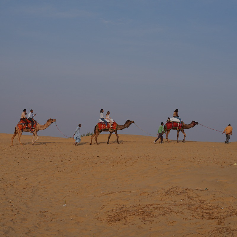 palace on wheels train out side